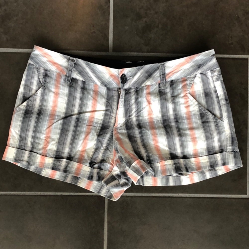 Volcom Shorts - Picture 1 of 3